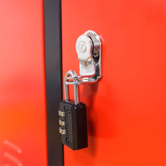 Armario de almacenamiento de ropa de aluminio rojo, armario moderno de nueve puertas con estilo de diseño